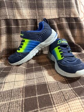 Skechers Navy and Neon Green Velcro-On Kids Sneakers